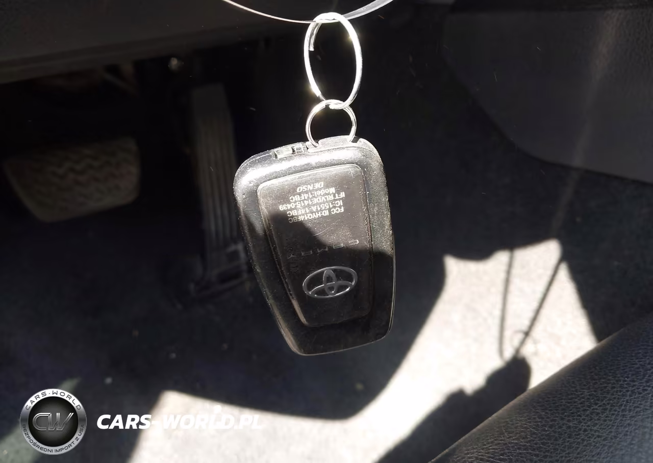 2018 Toyota Camry Se VIN:4T1B11HK4JU047863 - 11