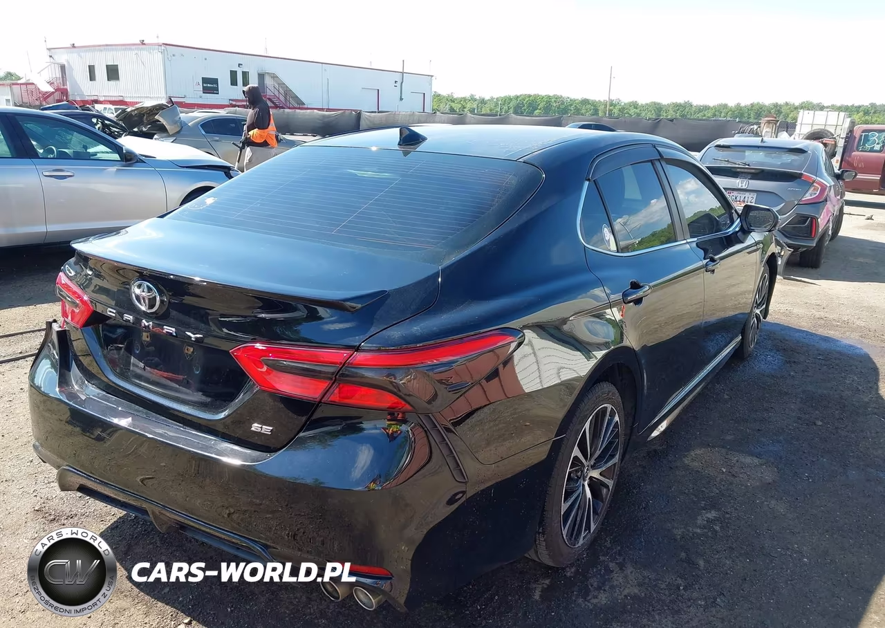 2018 Toyota Camry Se VIN:4T1B11HK4JU047863 - 4