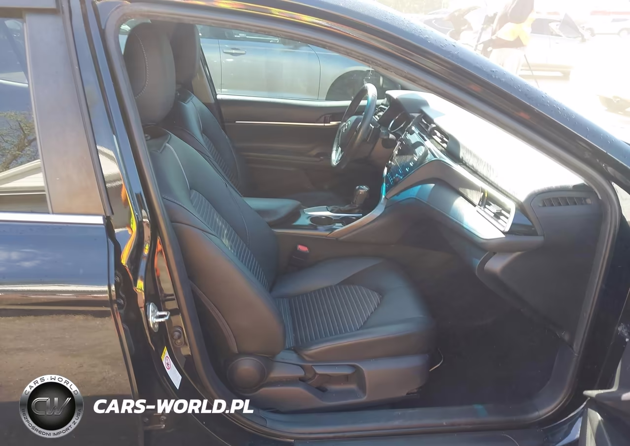2018 Toyota Camry Se VIN:4T1B11HK4JU047863 - 5