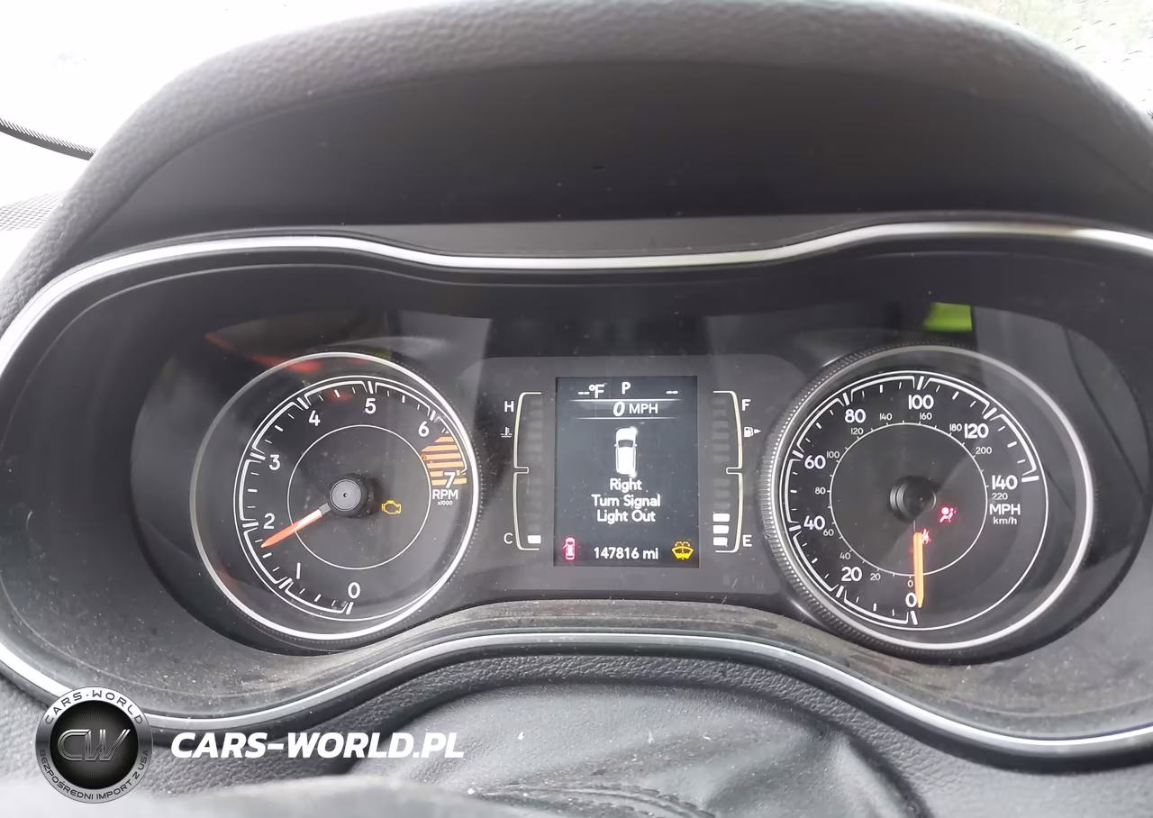 2019 Jeep Cherokee Latitude Fwd VIN:1C4PJLCB5KD160638 - 7
