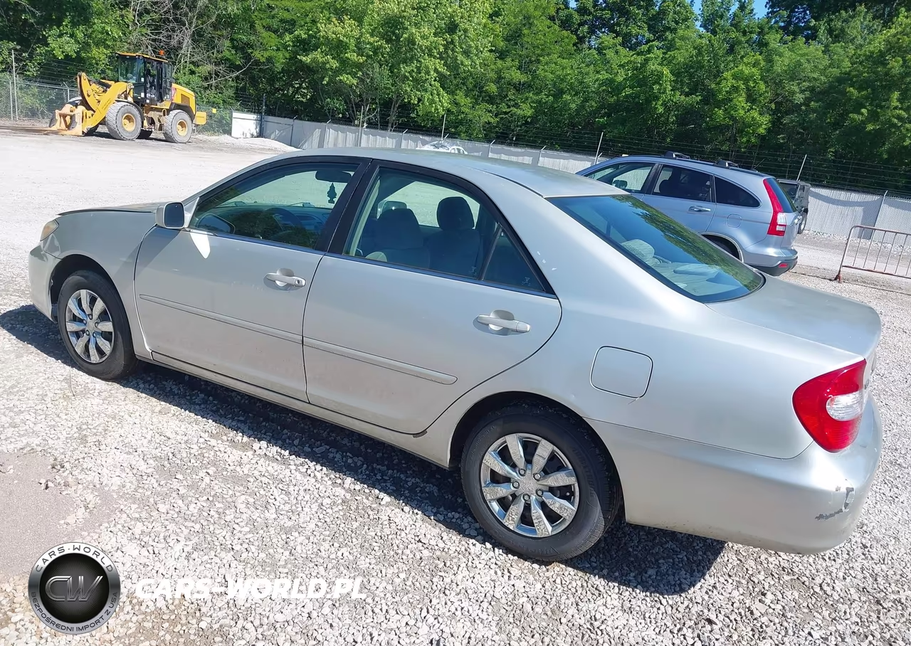 2002 Toyota Camry Le VIN:4T1BE32K62U079434 - 3