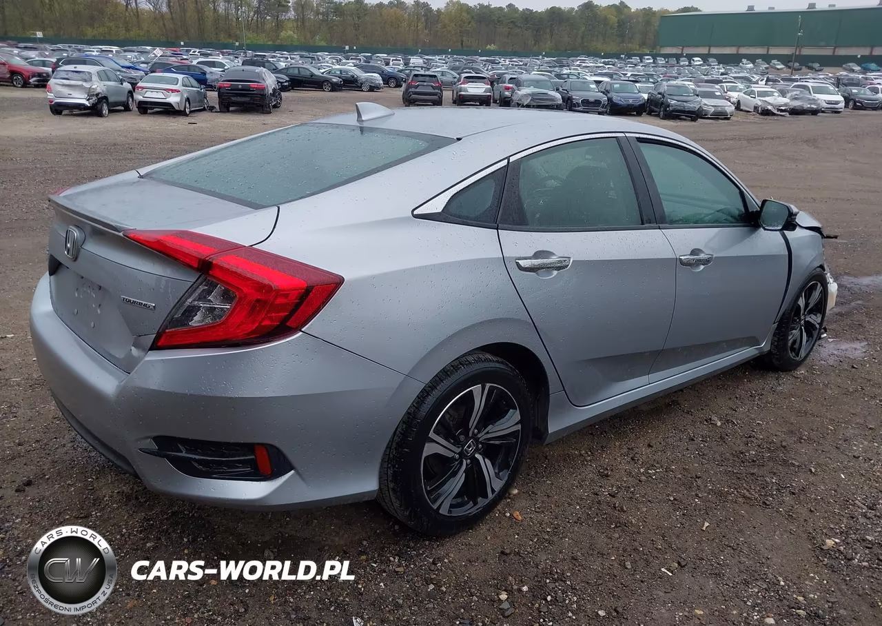 2018 Honda Civic Touring VIN:19XFC1F93JE200201 - 4