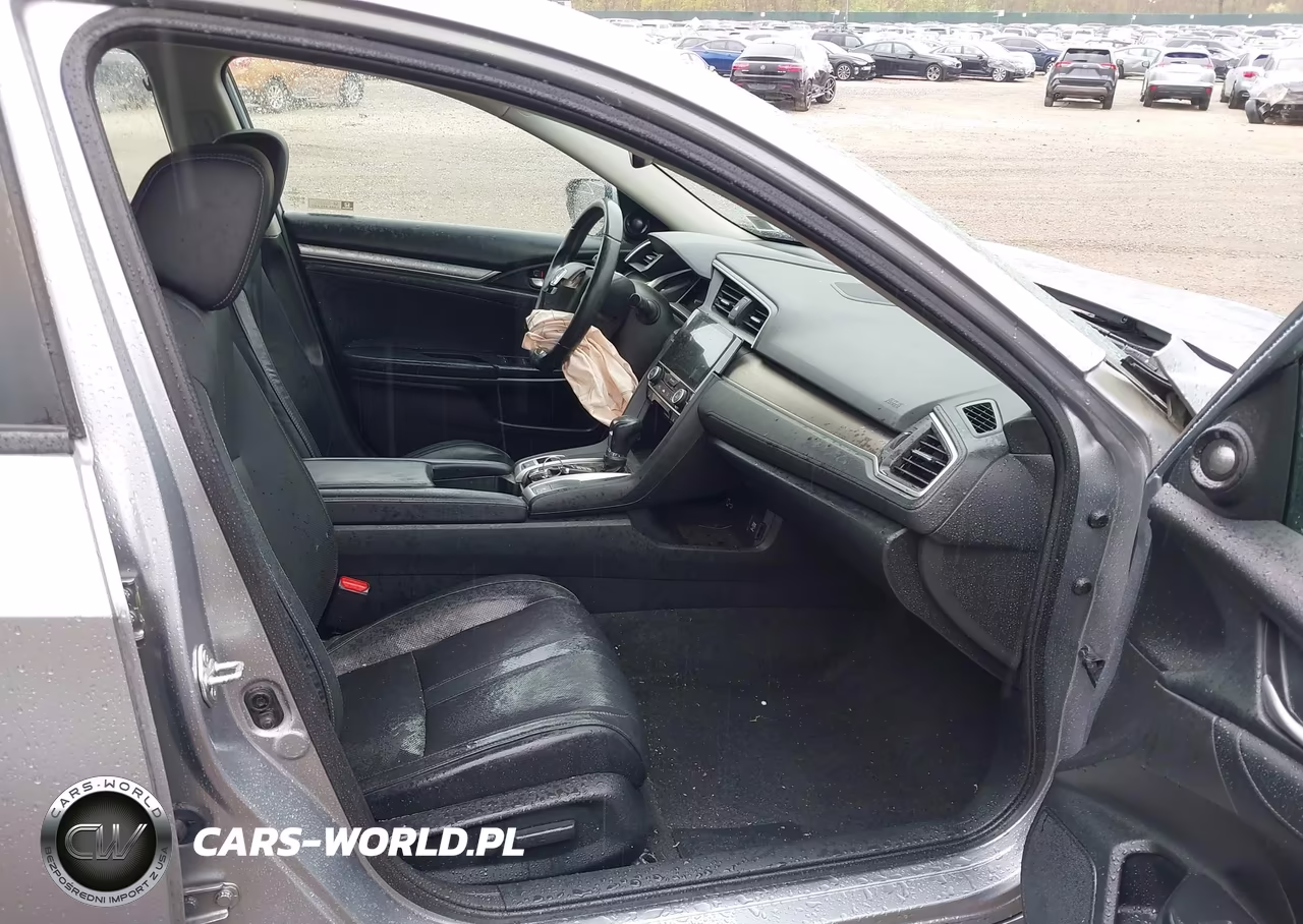 2018 Honda Civic Touring VIN:19XFC1F93JE200201 - 5