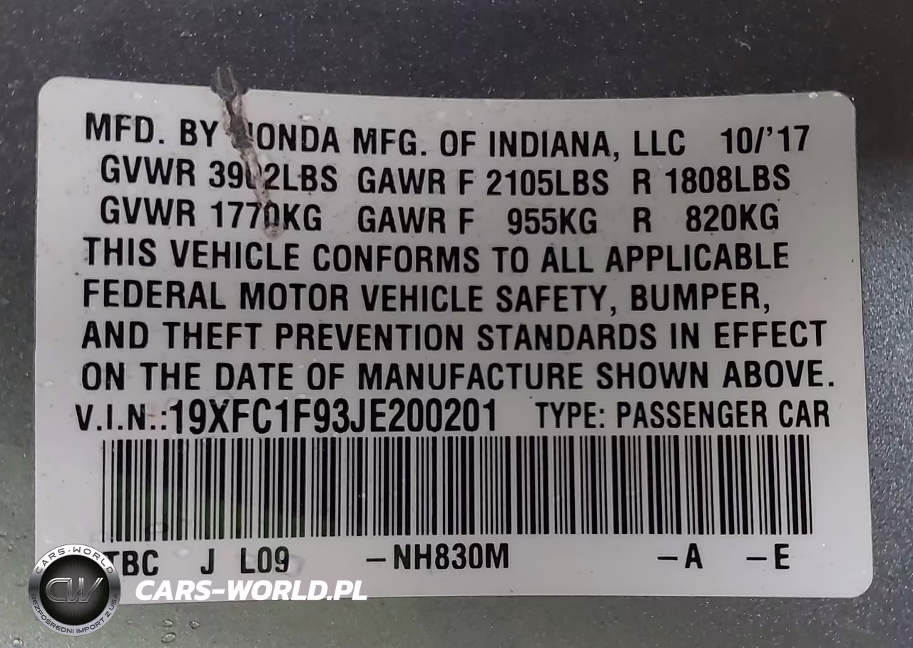 2018 Honda Civic Touring VIN:19XFC1F93JE200201 - 9