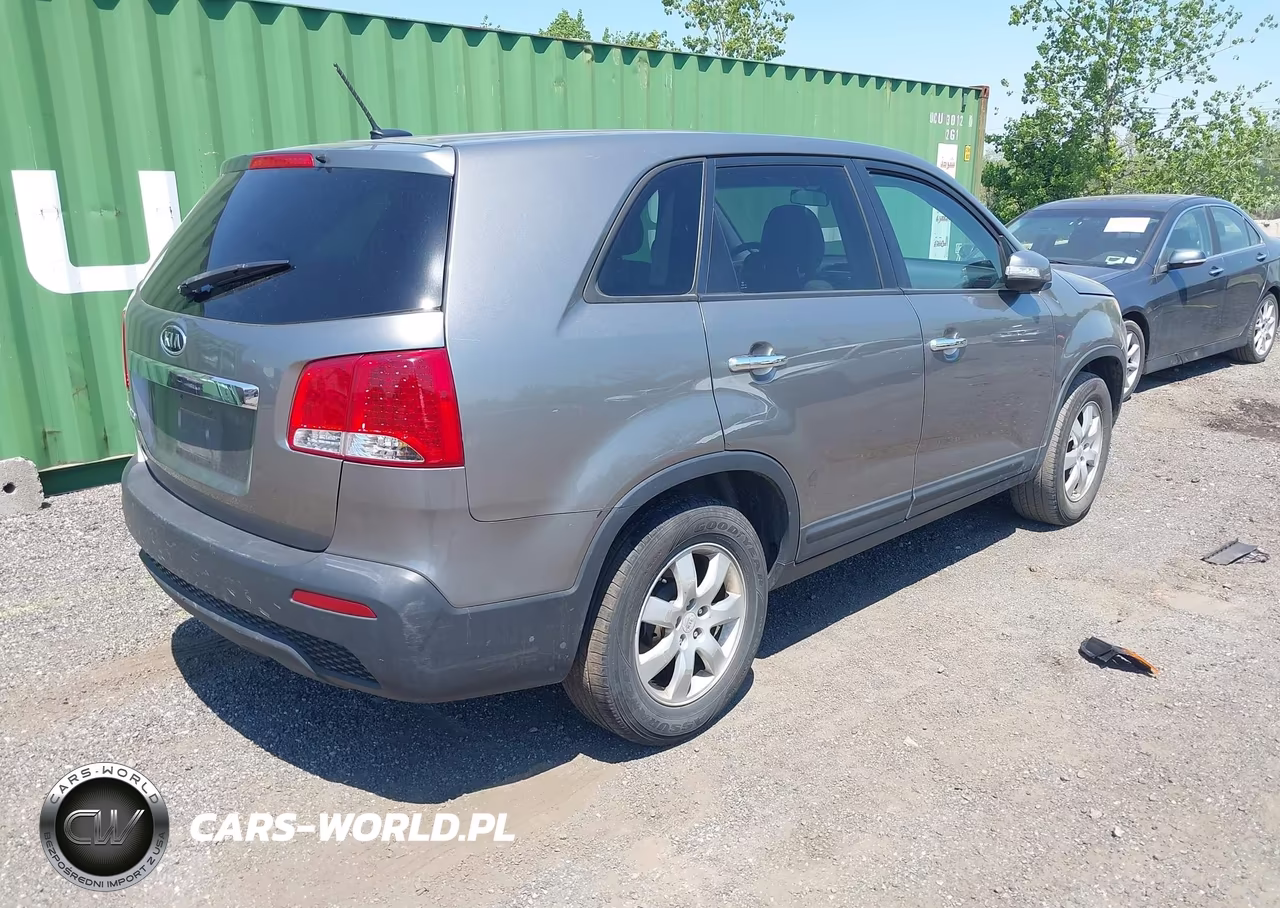 2011 Kia Sorento Lx VIN:5XYKT3A18BG095025 - 4
