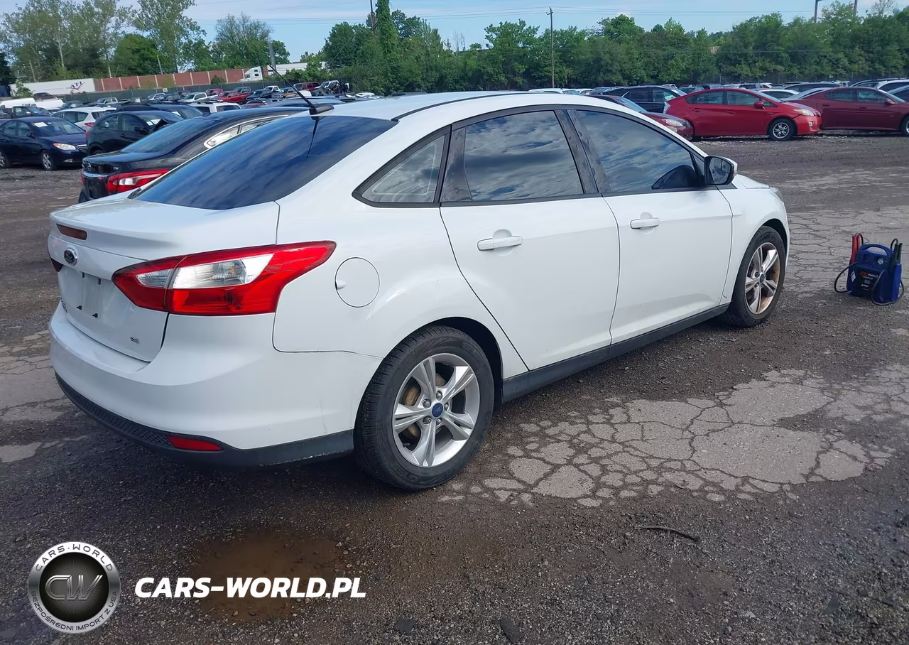 2014 Ford Focus Se VIN:1FADP3F28EL366596 - 4