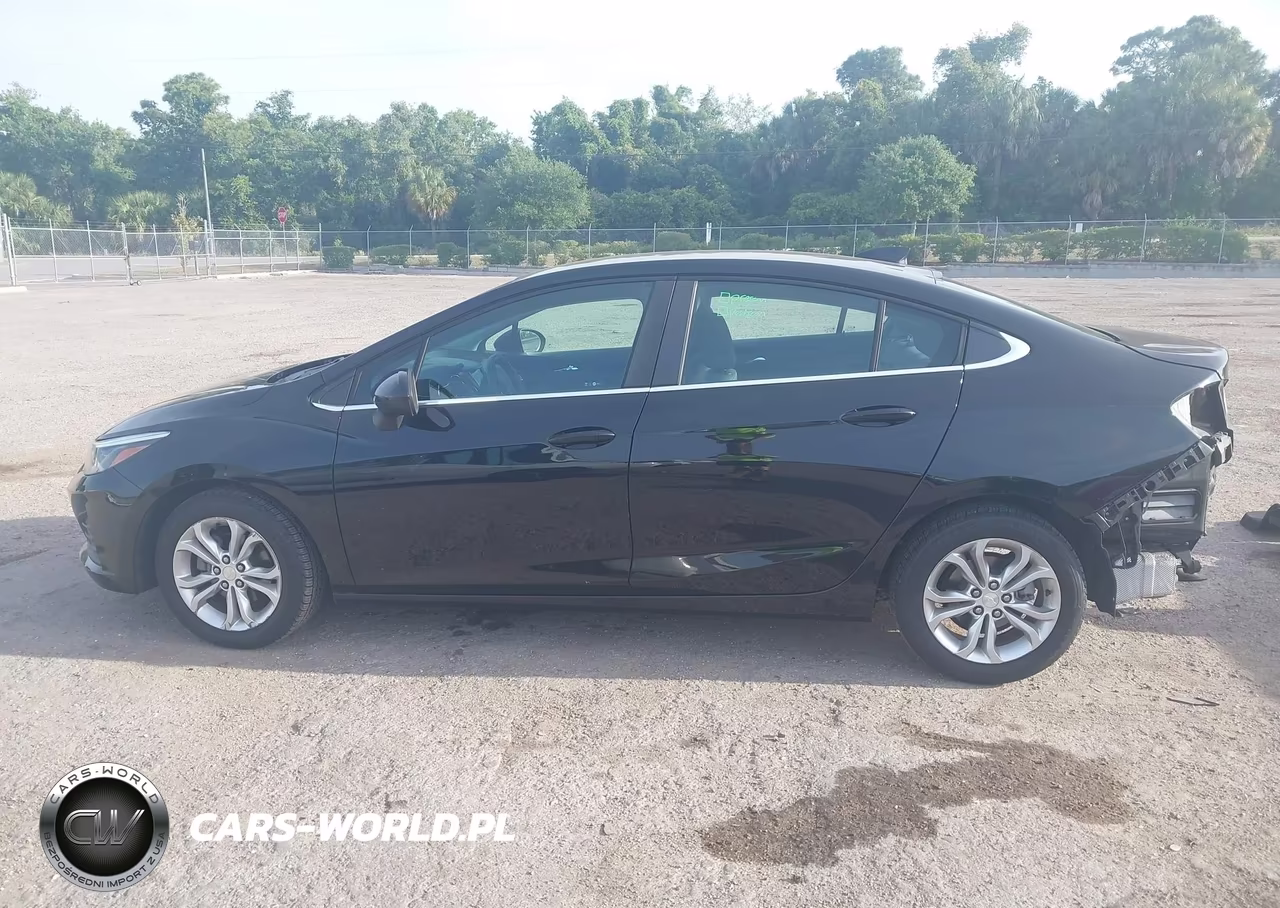 2019 Chevrolet Cruze Lt VIN:1G1BE5SM4K7115808 - 15