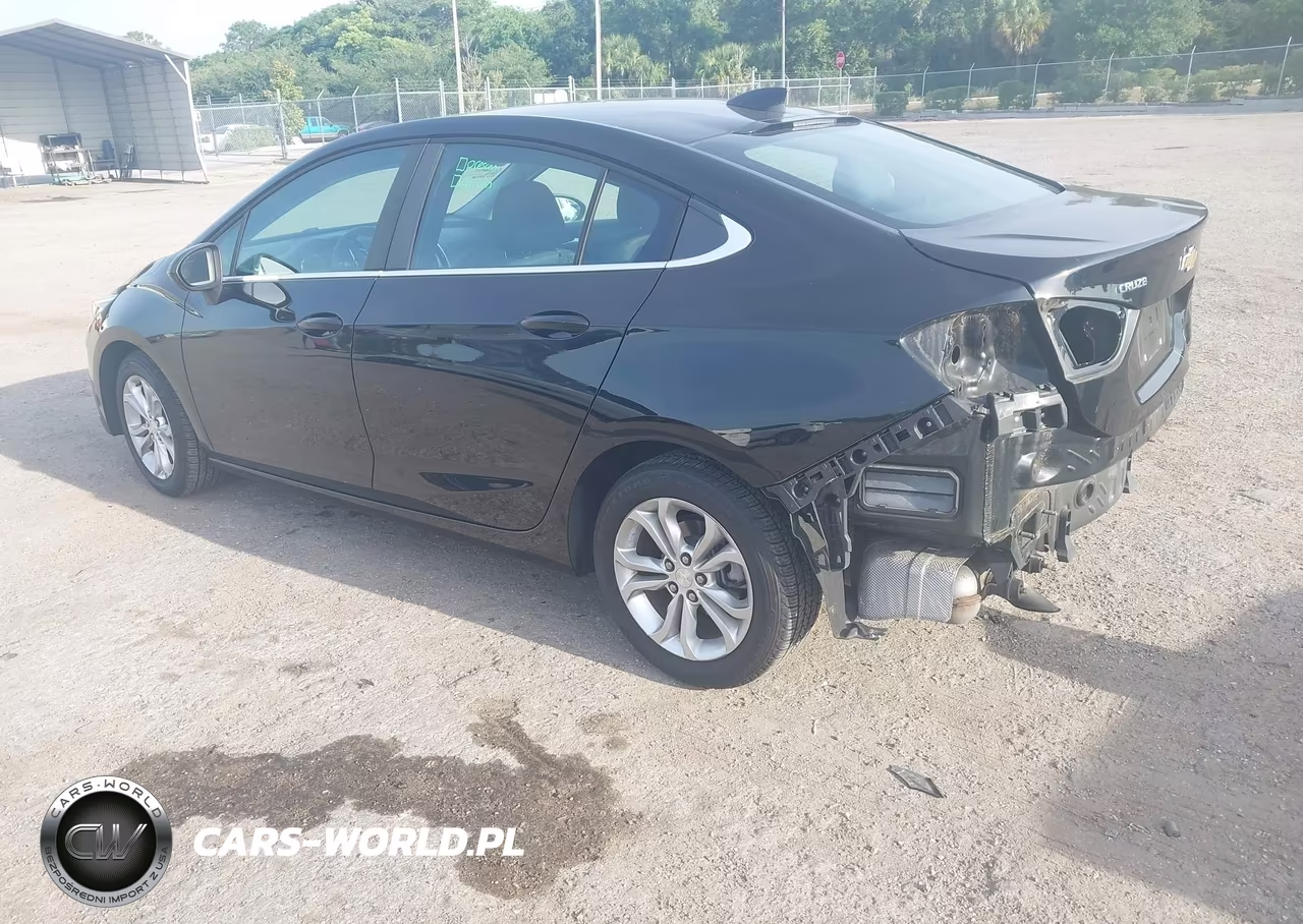 2019 Chevrolet Cruze Lt VIN:1G1BE5SM4K7115808 - 3