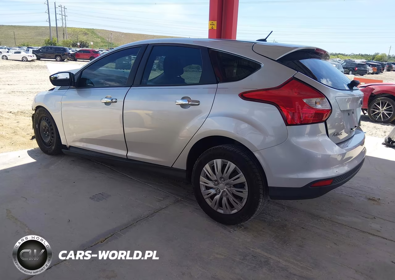 2012 Ford Focus Se VIN:1FAHP3K27CL307320 - 3