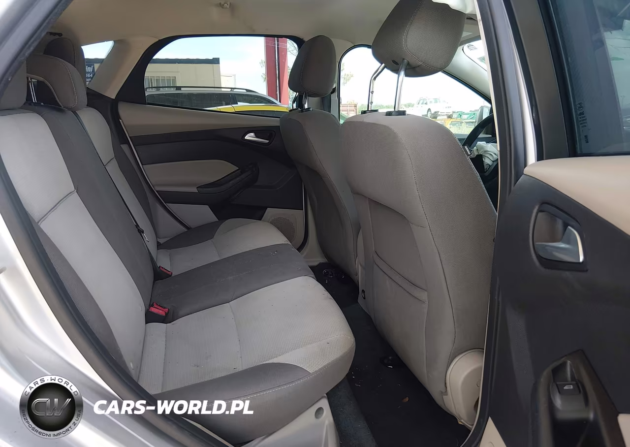 2012 Ford Focus Se VIN:1FAHP3K27CL307320 - 8