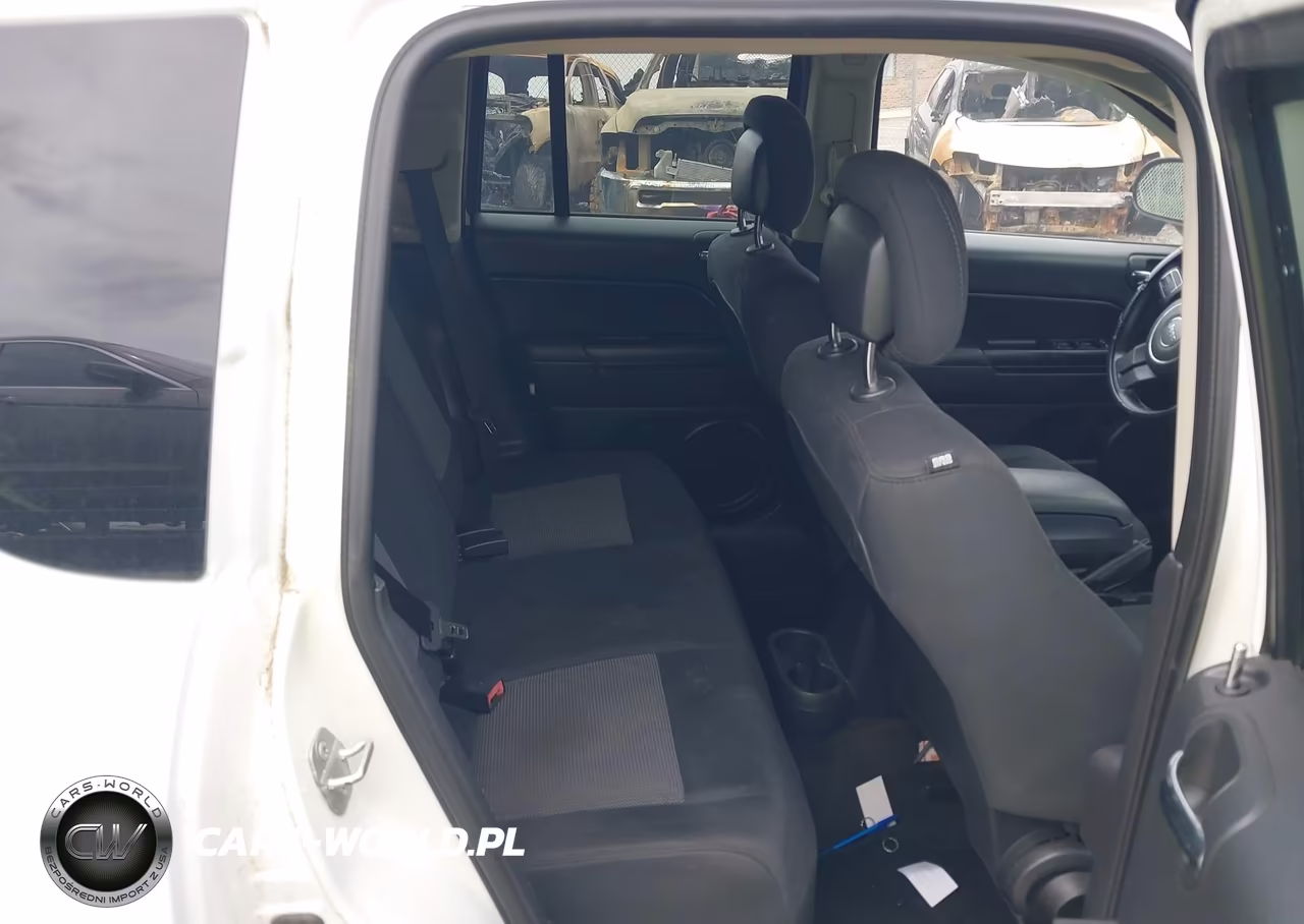 2014 Jeep Compass Sport VIN:1C4NJCBBXED740240 - 8