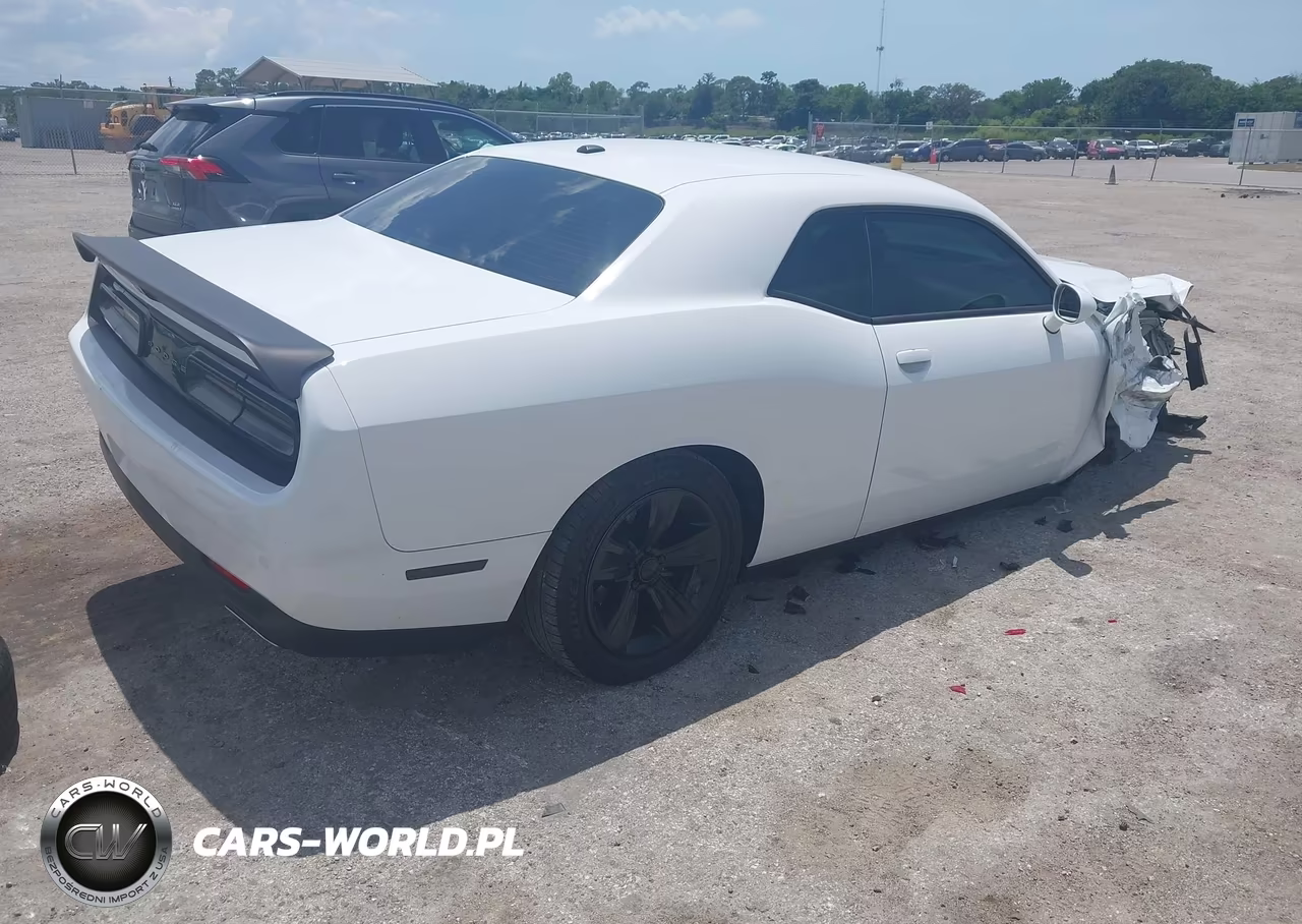 2019 Dodge Challenger Sxt VIN:2C3CDZAGXKH560905 - 4