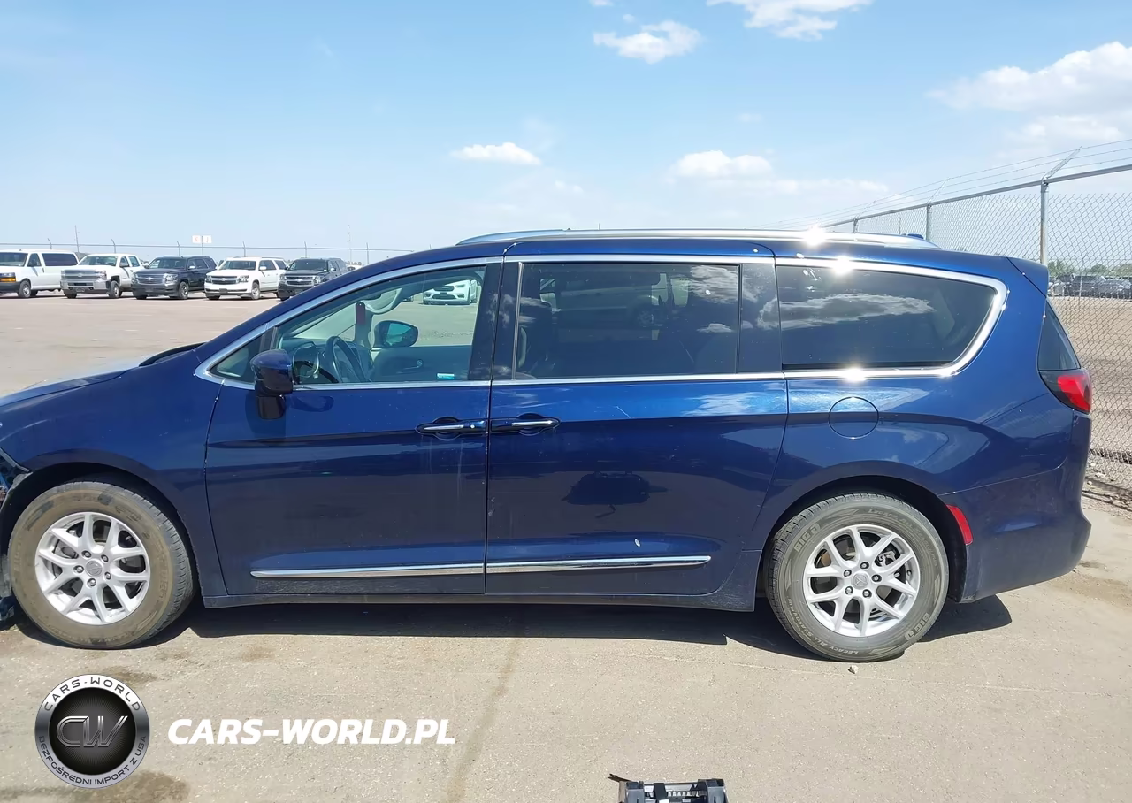 2020 Chrysler Pacifica Touring L VIN:2C4RC1BG3LR157658 - 15