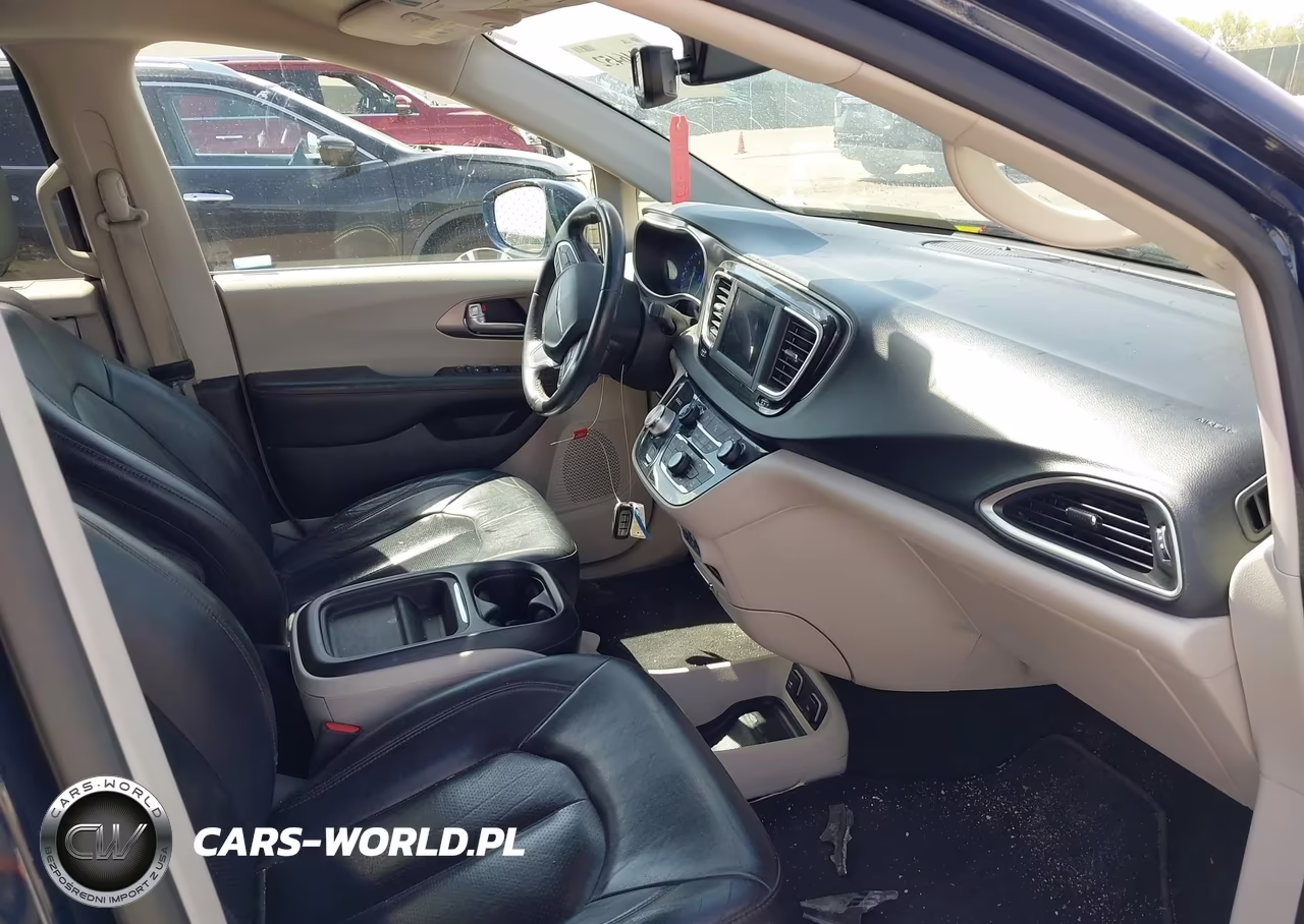 2020 Chrysler Pacifica Touring L VIN:2C4RC1BG3LR157658 - 5