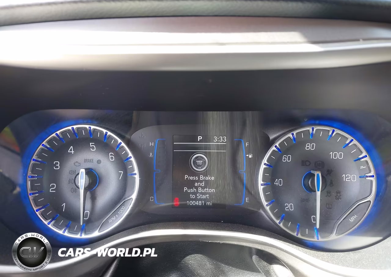 2020 Chrysler Pacifica Touring L VIN:2C4RC1BG3LR157658 - 7