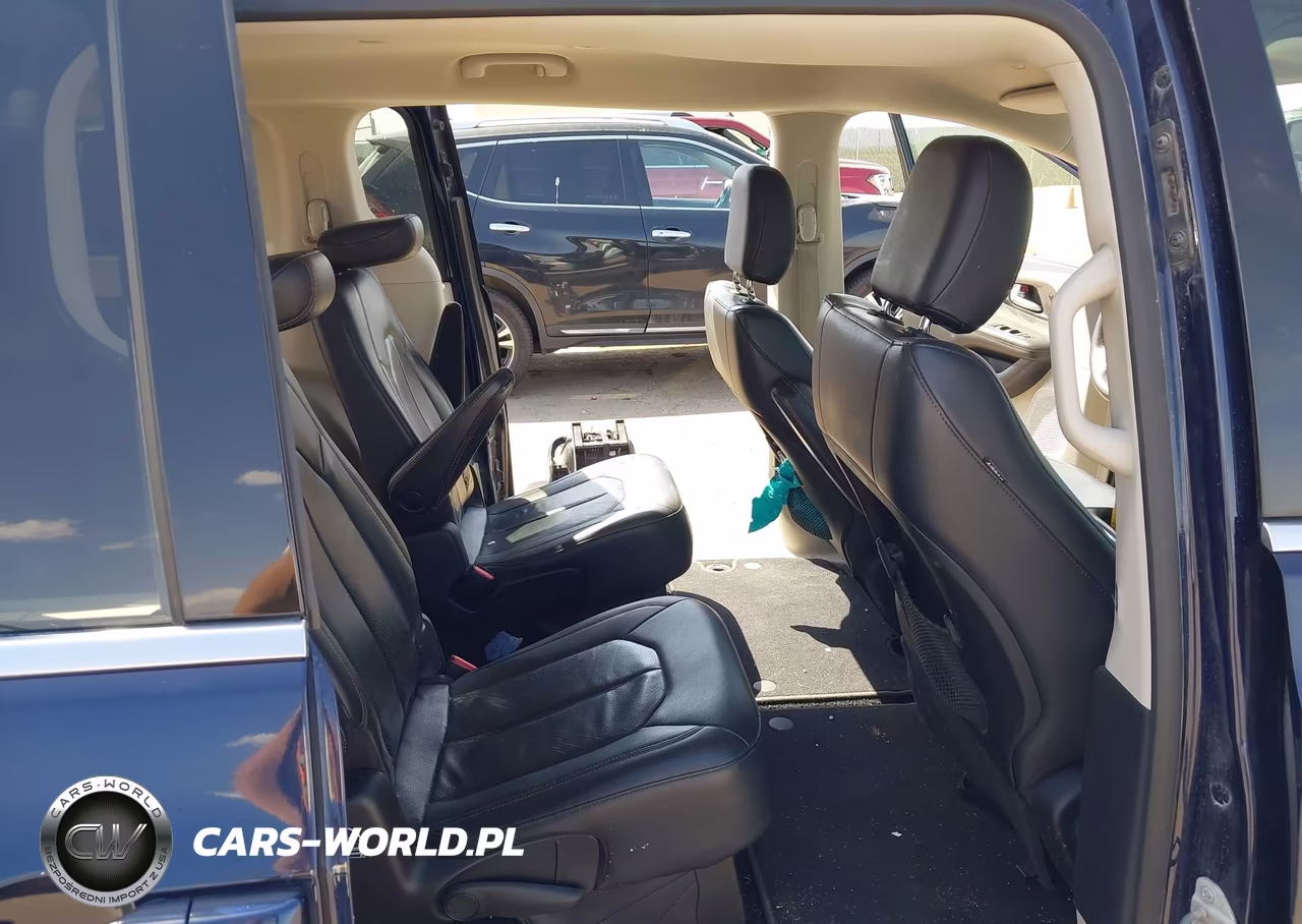 2020 Chrysler Pacifica Touring L VIN:2C4RC1BG3LR157658 - 8