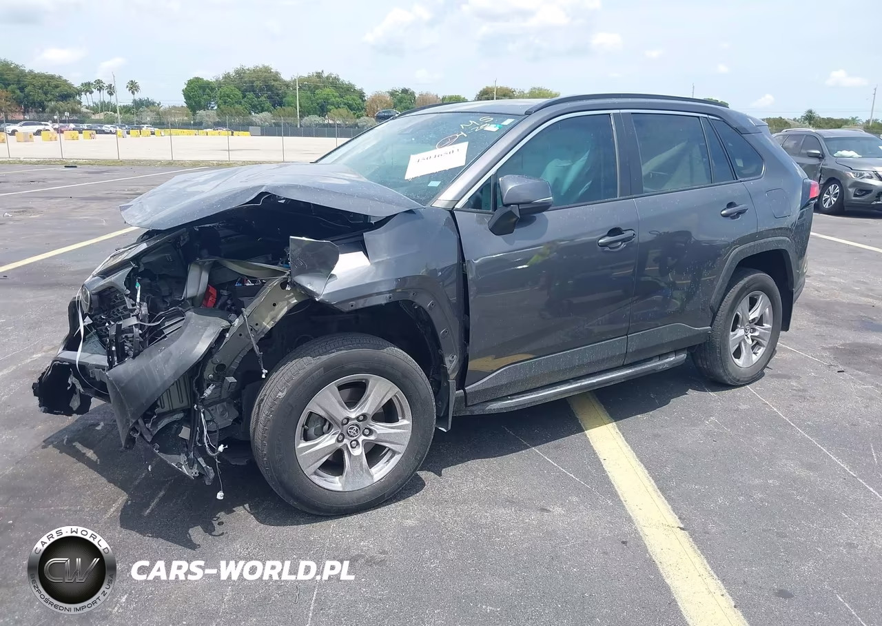 2023 Toyota Rav4 Xle VIN:2T3W1RFV3PW290884 - 2