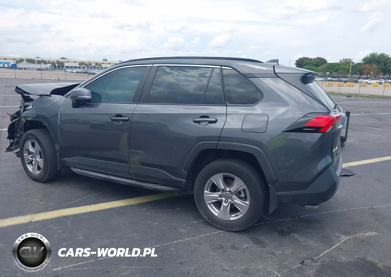 2023 Toyota Rav4 Xle VIN:2T3W1RFV3PW290884 - 3