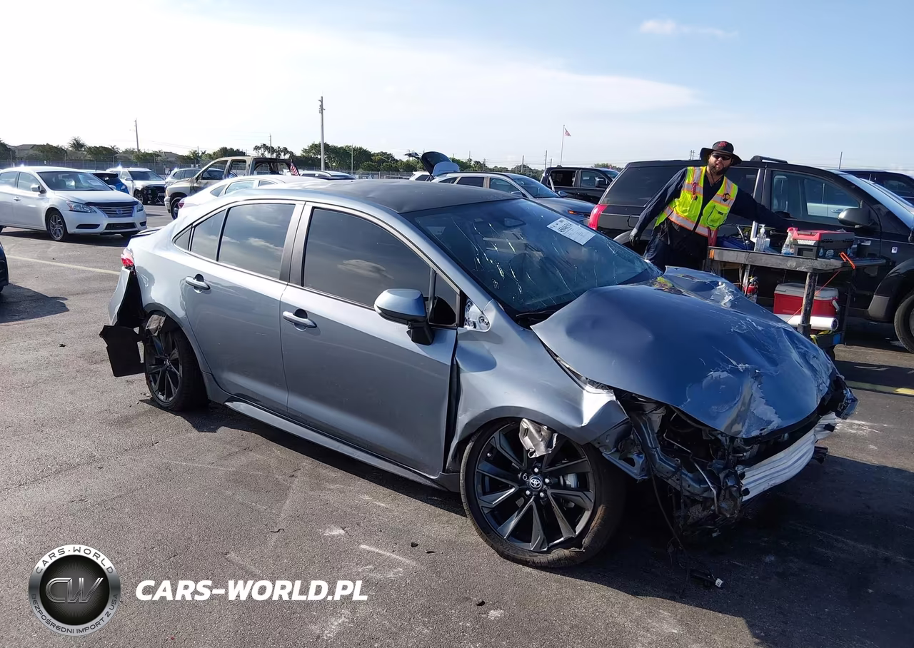 TOYOTA COROLLA – zdjęcie 1 z 15