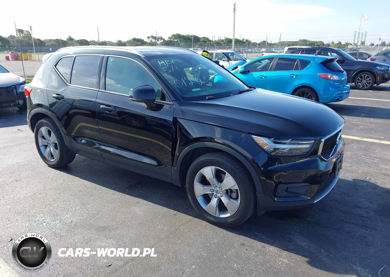 2021 Volvo Xc40 T5 Momentum