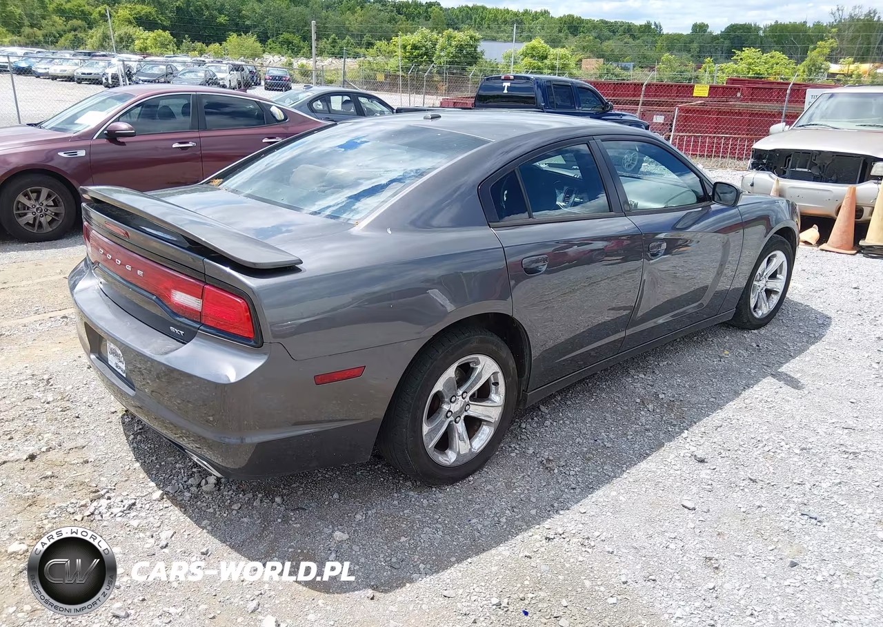 2013 Dodge Charger Se VIN:2C3CDXBGXDH690818 - 4