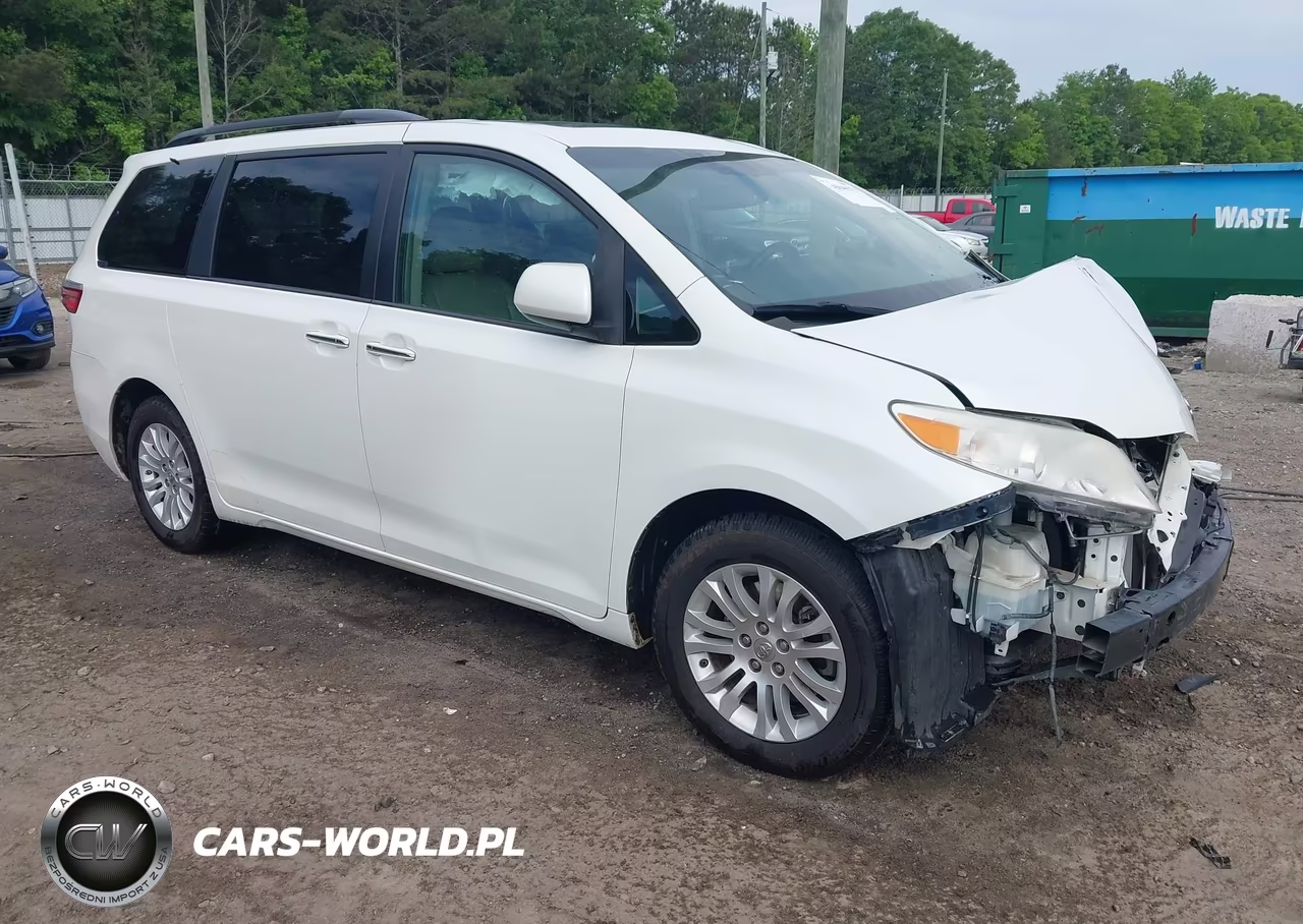 2016 Toyota Sienna Xle 8 Passenger