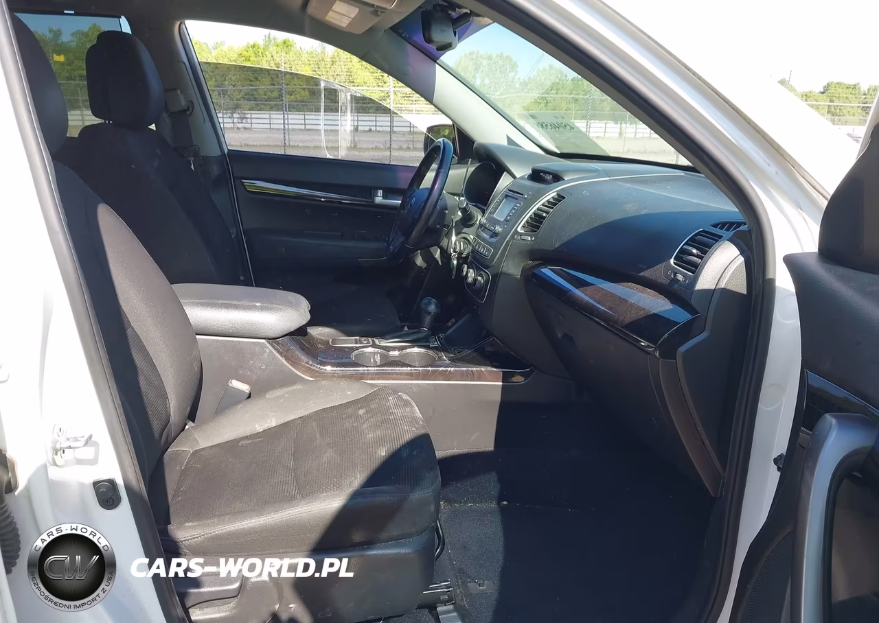 2015 Kia Sorento Lx VIN:5XYKTDA60FG635992 - 5