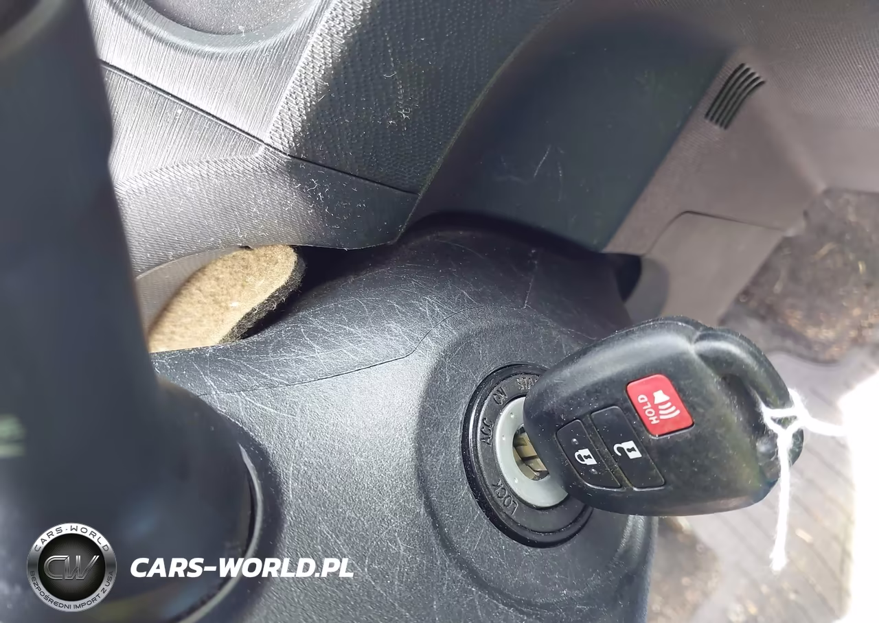 2013 Toyota Prius C Two VIN:JTDKDTB3XD1544107 - 11
