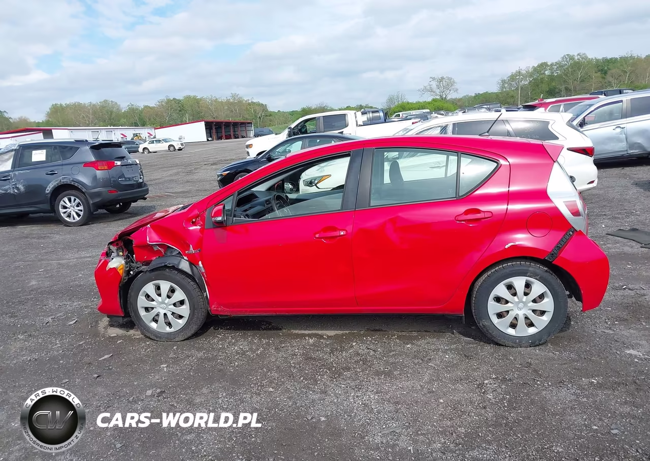 2013 Toyota Prius C Two VIN:JTDKDTB3XD1544107 - 14