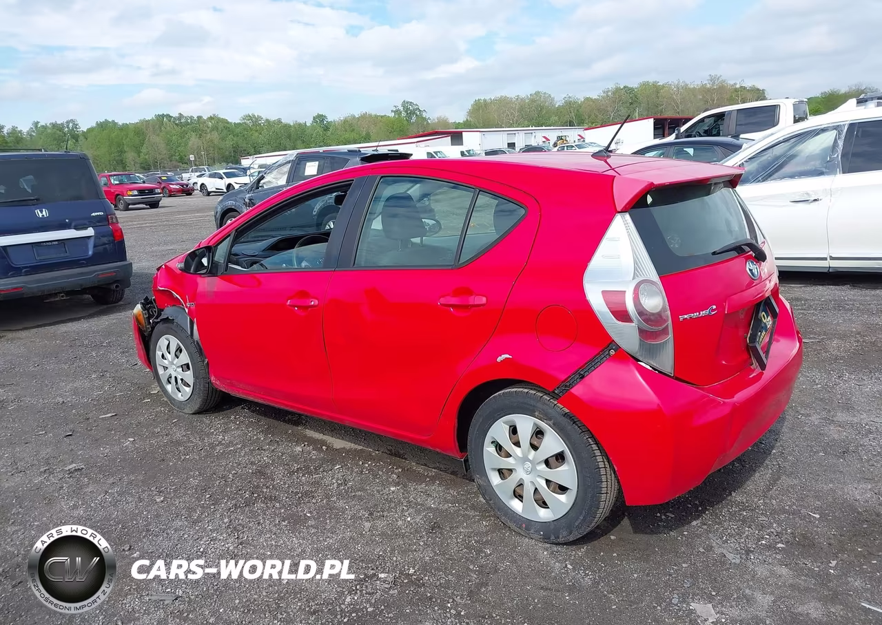2013 Toyota Prius C Two VIN:JTDKDTB3XD1544107 - 3