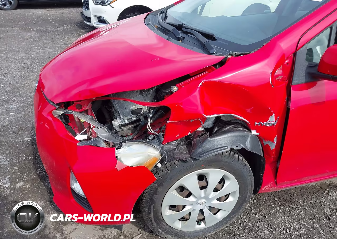 2013 Toyota Prius C Two VIN:JTDKDTB3XD1544107 - 6