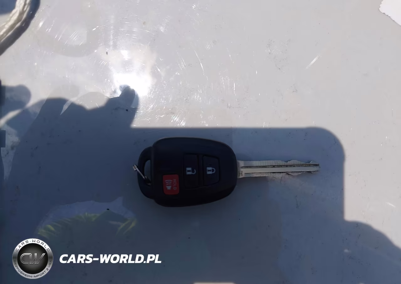 2018 Toyota Rav4 Le VIN:2T3ZFREV5JW495212 - 11