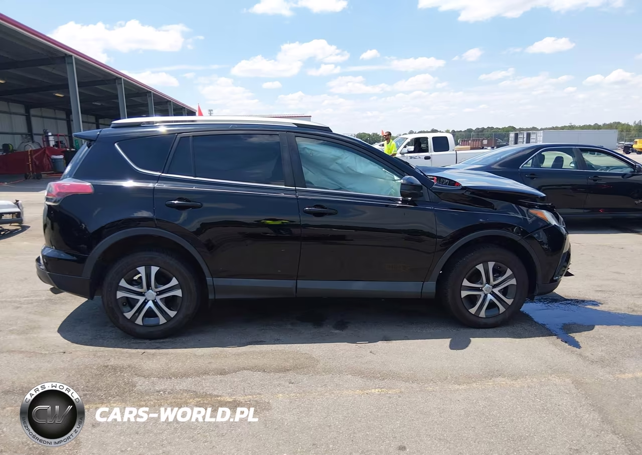 2018 Toyota Rav4 Le VIN:2T3ZFREV5JW495212 - 14