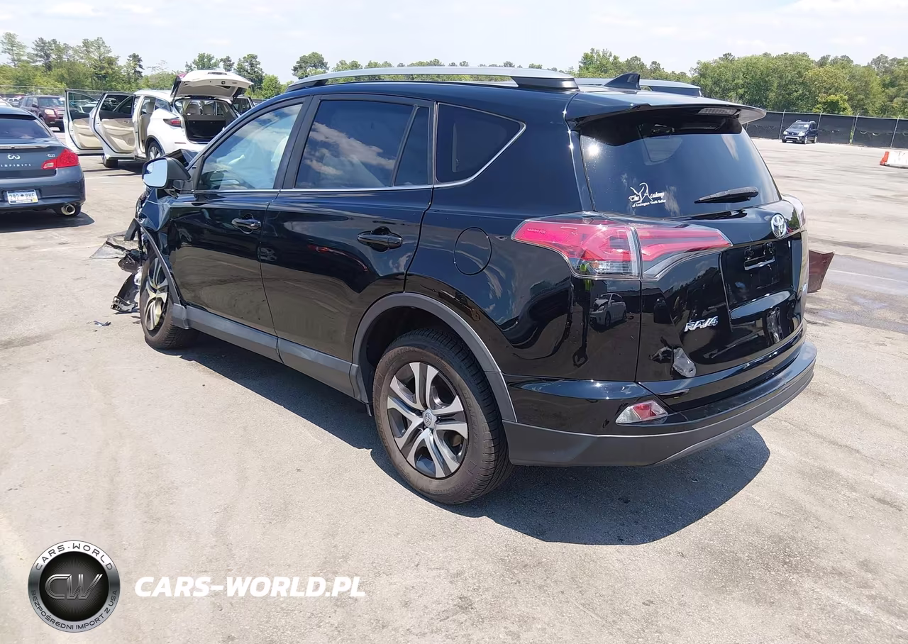 2018 Toyota Rav4 Le VIN:2T3ZFREV5JW495212 - 3