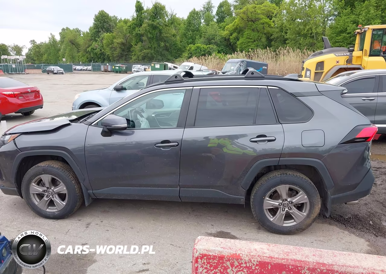 2023 Toyota Rav4 Xle VIN:2T3P1RFV8PC351801 - 14
