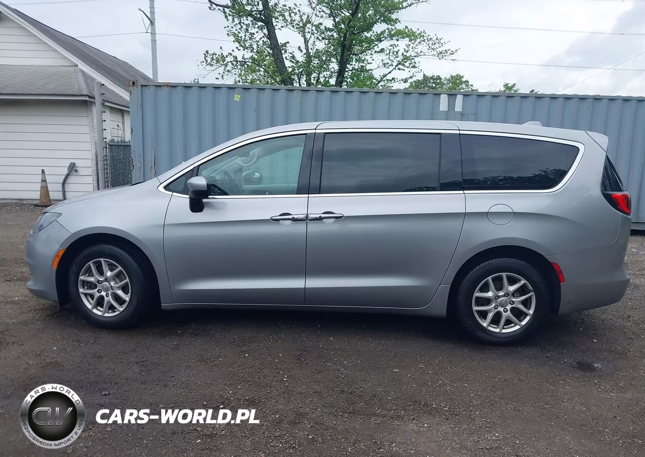 2017 Chrysler Pacifica Touring VIN:2C4RC1DG7HR512870 - 14