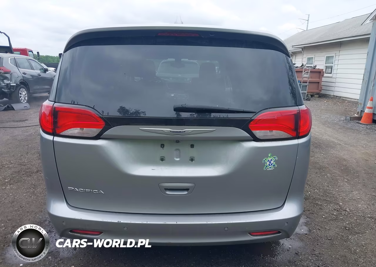 2017 Chrysler Pacifica Touring VIN:2C4RC1DG7HR512870 - 16