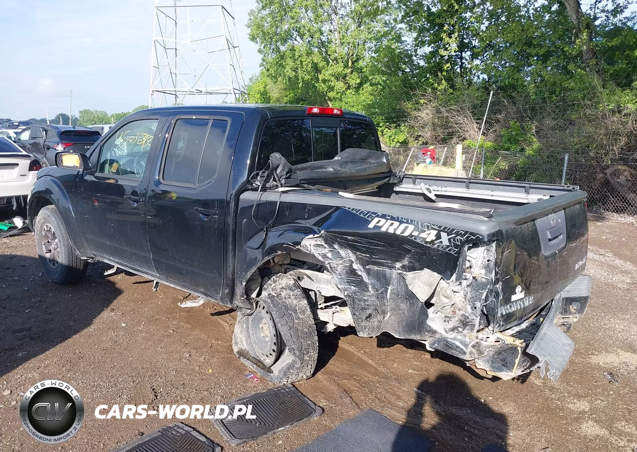 2015 Nissan Frontier Pro-4X VIN:1N6AD0EV6FN745941 - 3