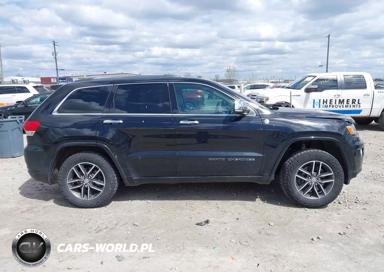2018 Jeep Grand Cherokee Overland 4X4 VIN:1C4RJFCM9JC479900 - 14