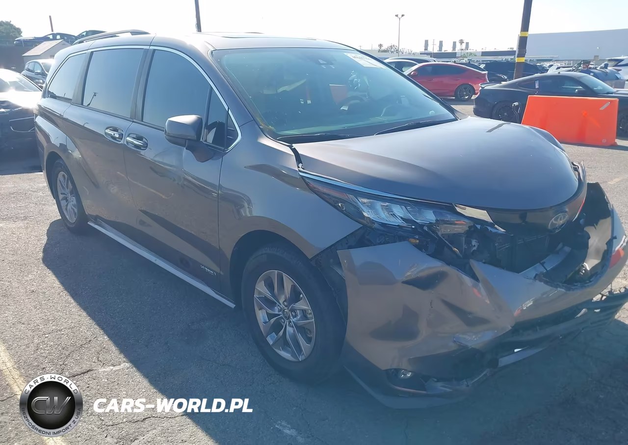 2021 Toyota Sienna Xle – zdjęcie 1 z 16