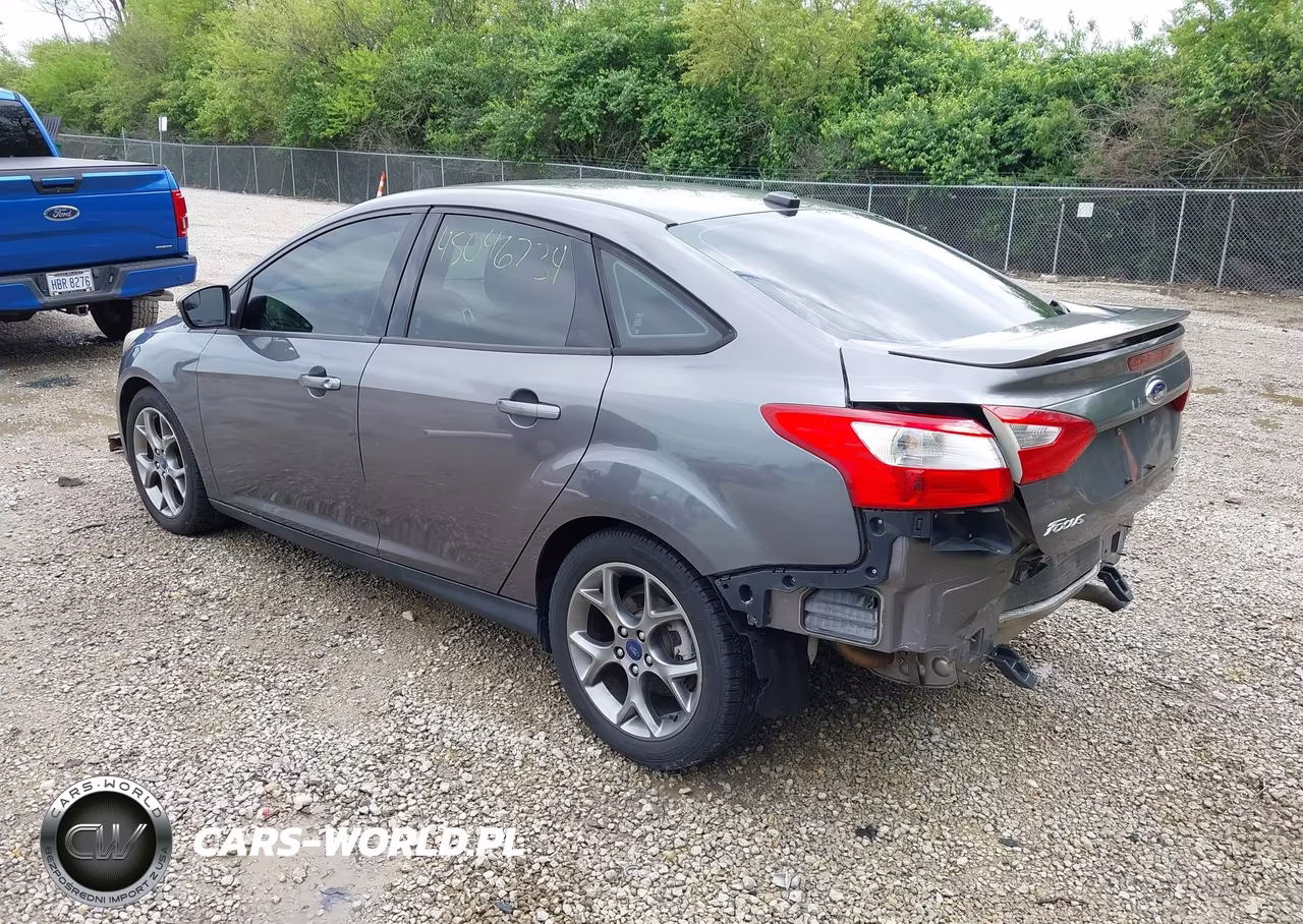 2013 Ford Focus Se VIN:1FADP3F2XDL246734 - 3