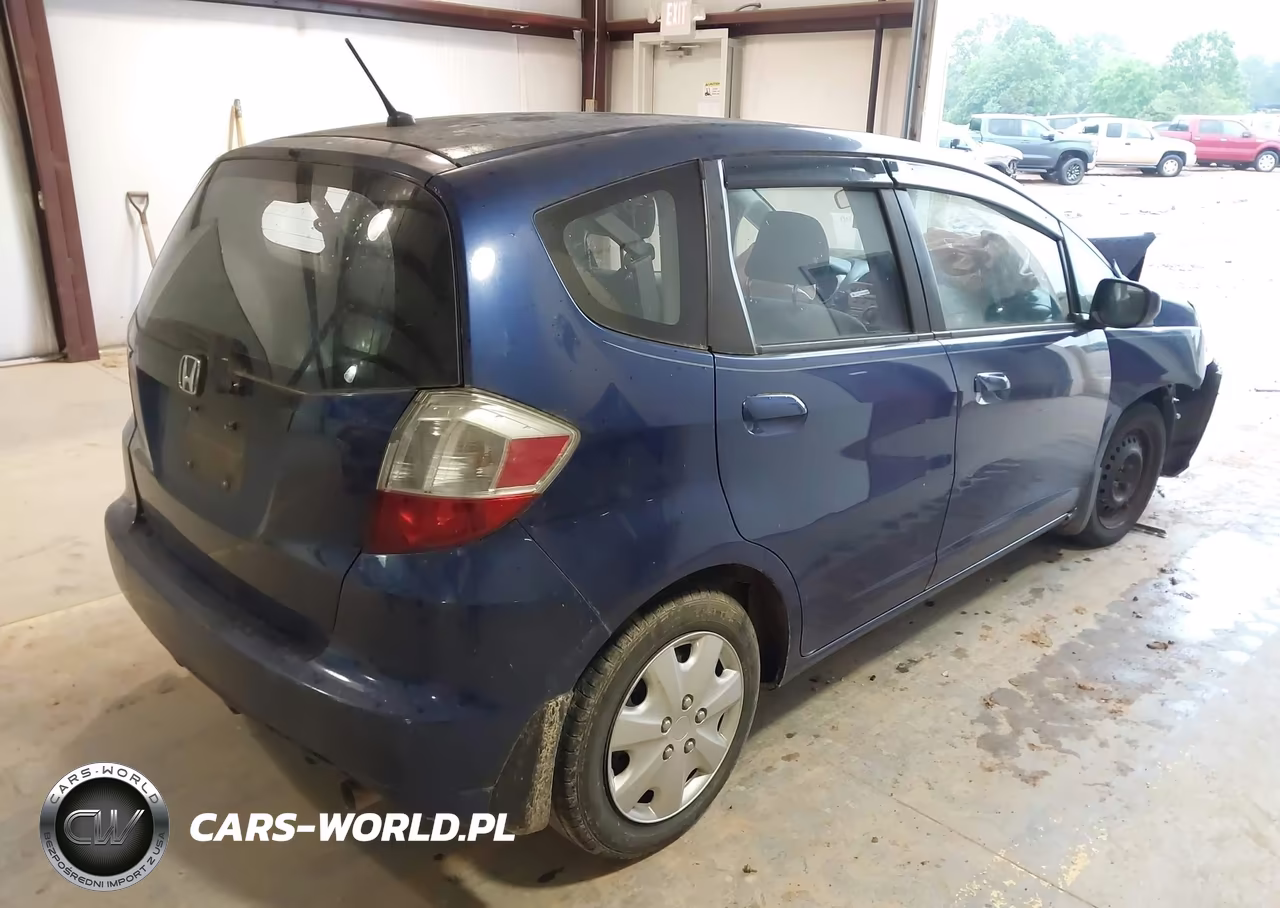 2013 Honda Fit VIN:JHMGE8H33DC055686 - 4