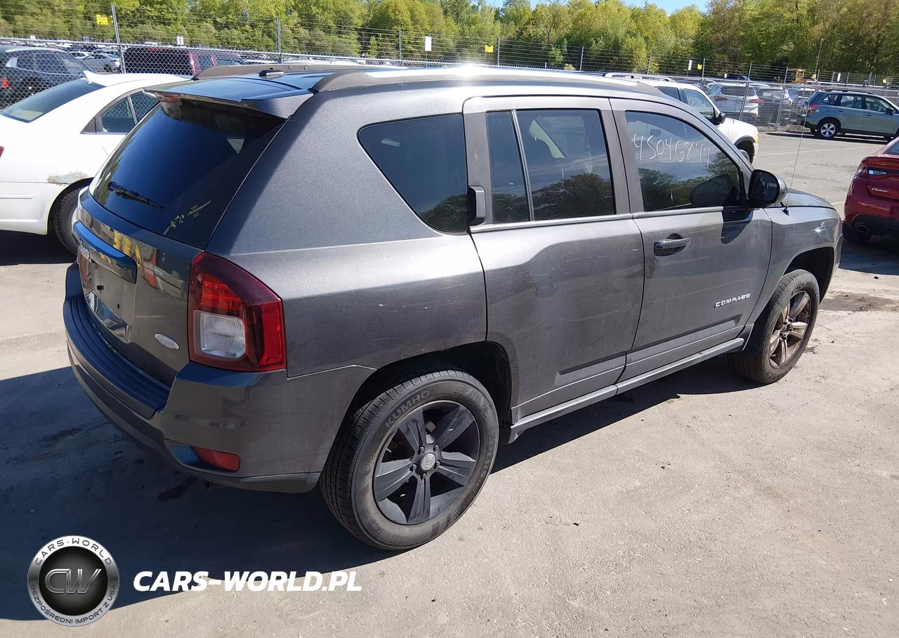 2014 Jeep Compass Latitude VIN:1C4NJDEB0ED846391 - 4