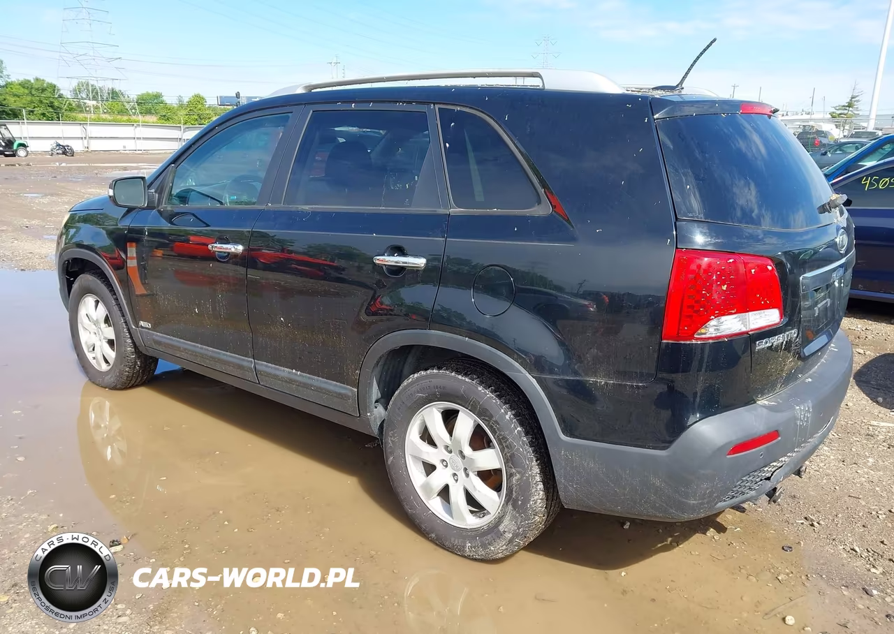 2011 Kia Sorento Lx VIN:5XYKTDA1XBG038220 - 3