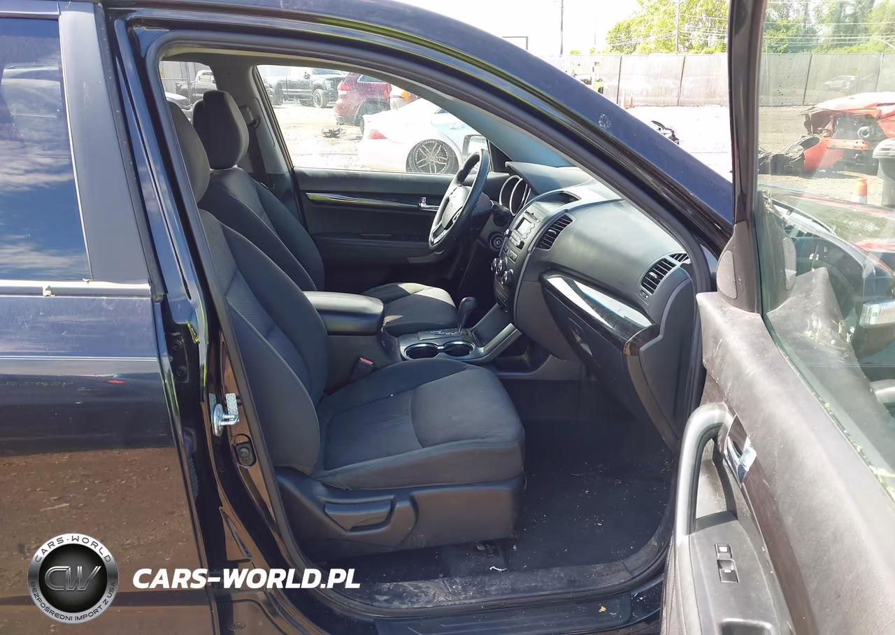 2011 Kia Sorento Lx VIN:5XYKTDA1XBG038220 - 5