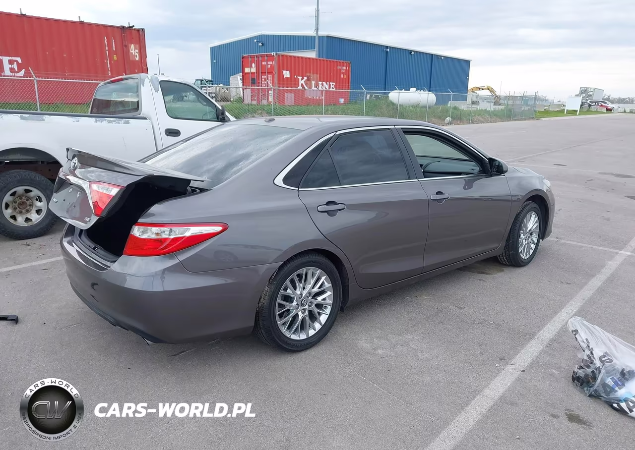 2015 Toyota Camry Se VIN:4T1BF1FK4FU482569 - 4