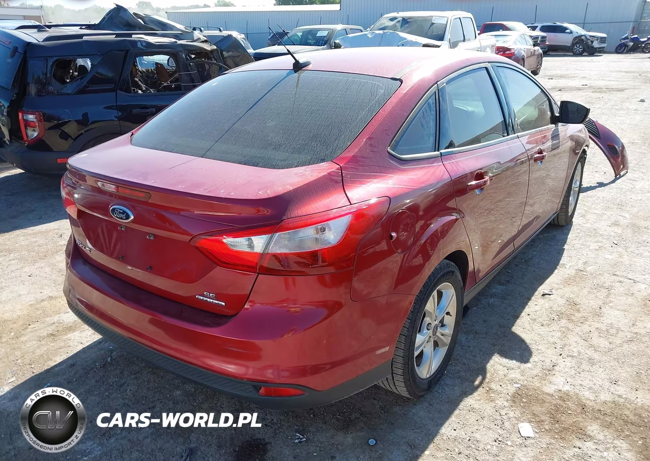 2014 Ford Focus Se VIN:1FADP3F21EL274584 - 4