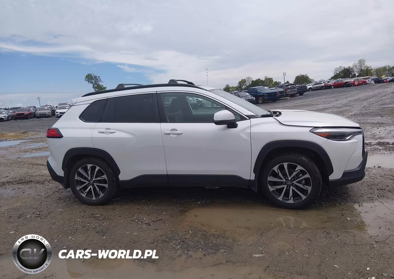 2023 Toyota Corolla Cross Xle VIN:7MUDAABG6PV076043 - 13