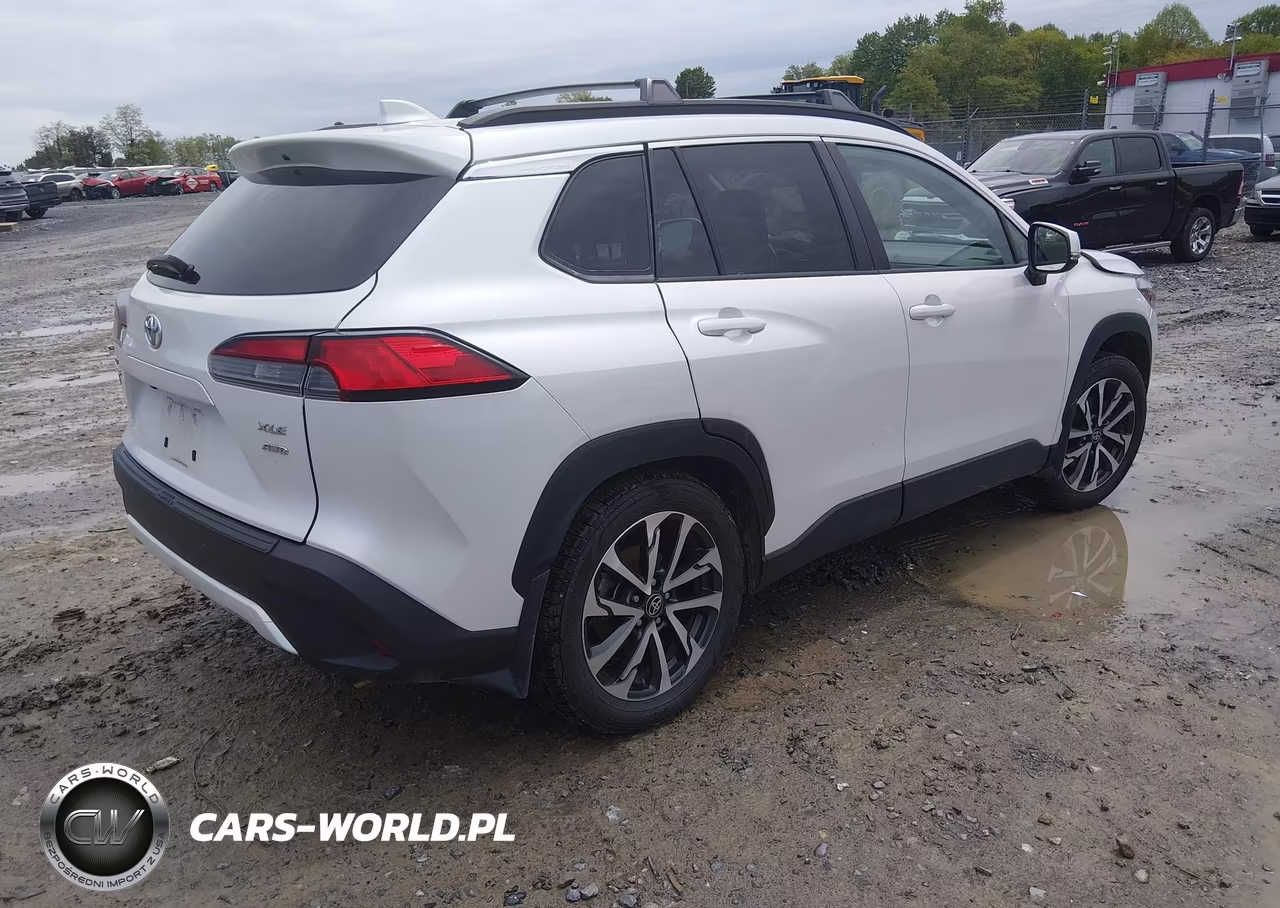 2023 Toyota Corolla Cross Xle VIN:7MUDAABG6PV076043 - 4