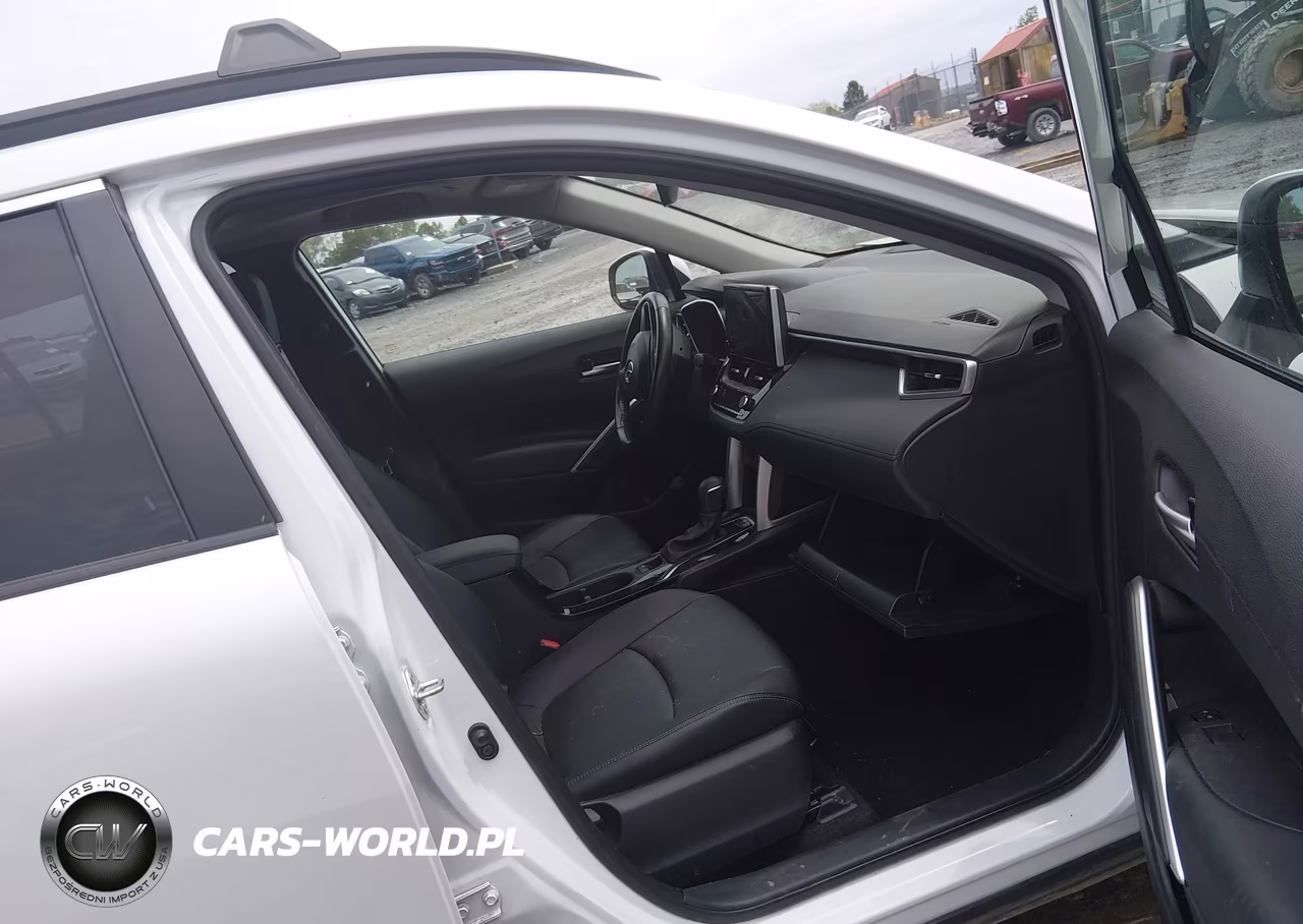 2023 Toyota Corolla Cross Xle VIN:7MUDAABG6PV076043 - 5